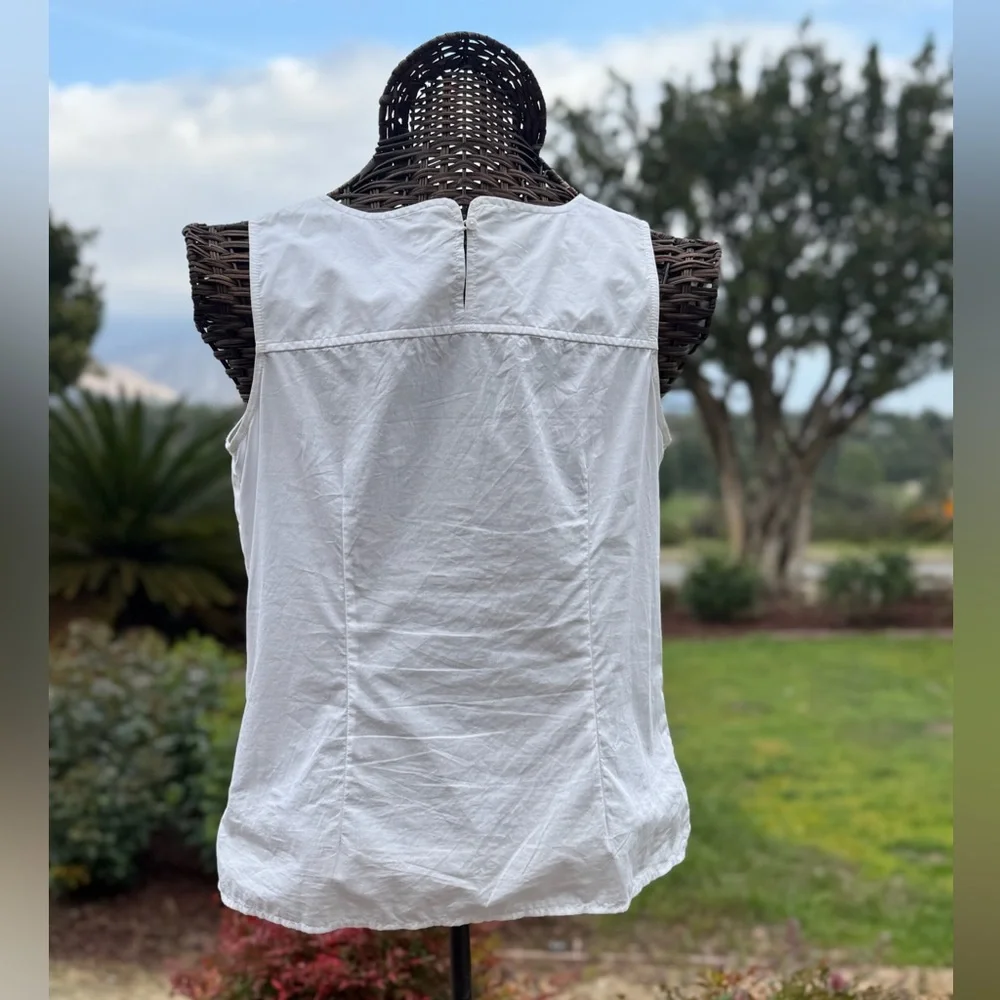 Talbot's sleeveless 100% cotton blouse with unique embroidered yoke - size 8P - Picture 6 of 6